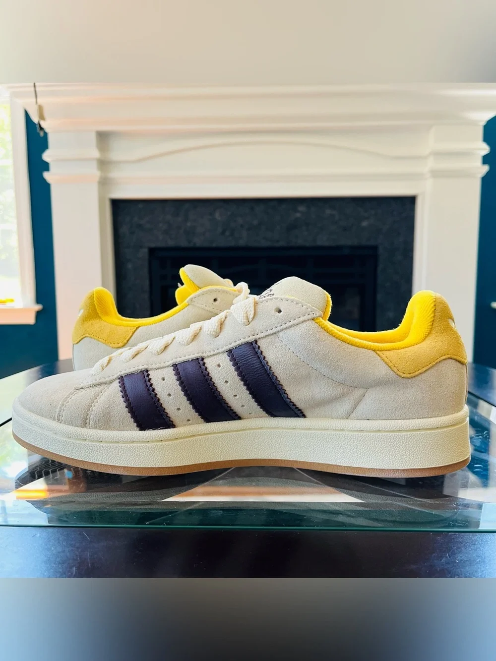 Sz 9 Adidas Campus 00s Men’s Sneakers “Warm Vanilla / Aurora Ruby / Bold” JS3543